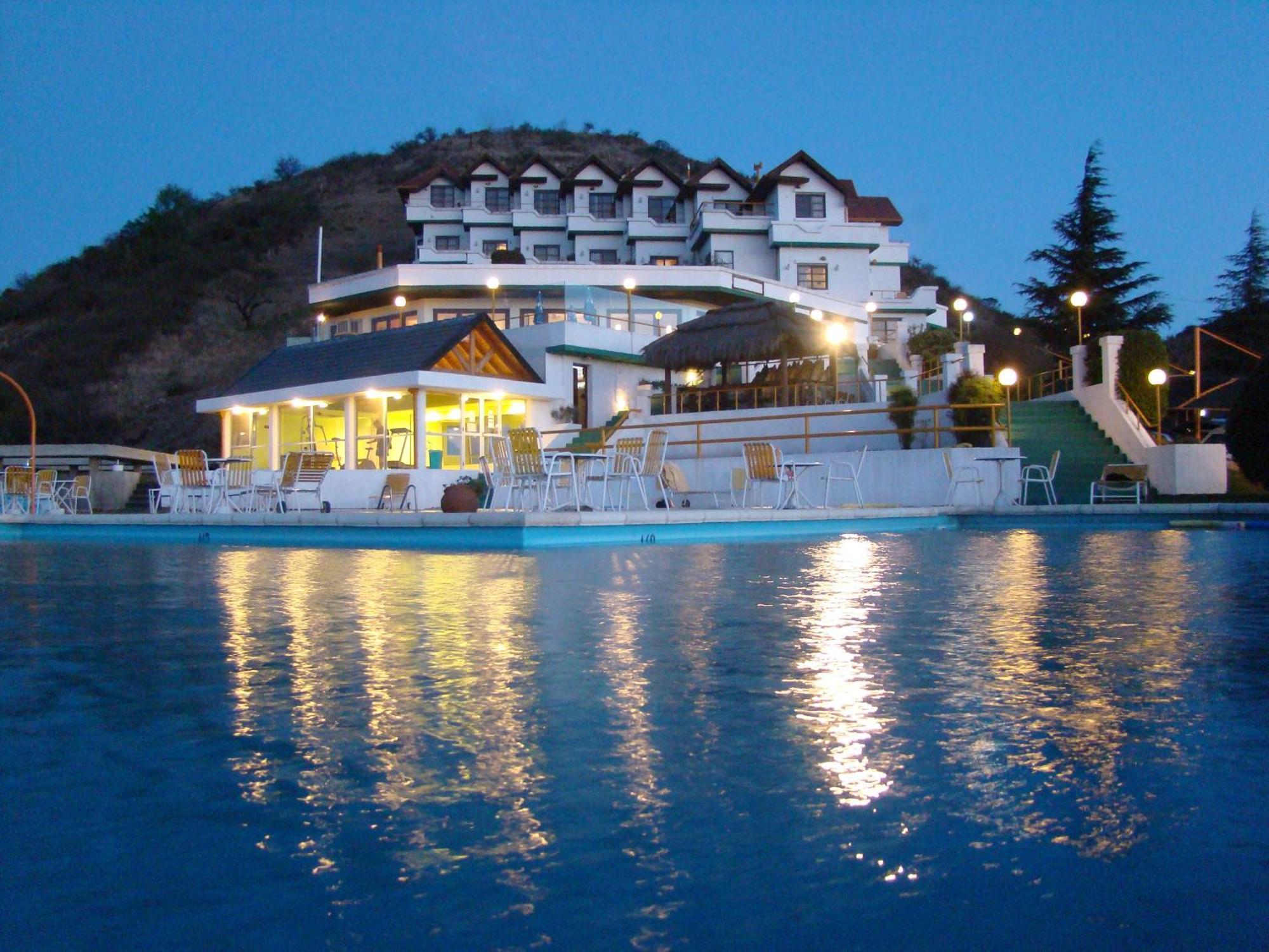 Le Mirage Village Club Resort Вилья-Карлос-Пас Экстерьер фото